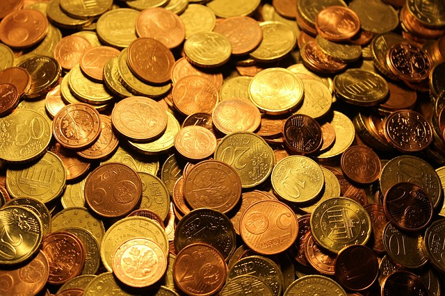 Ako dobre investovať nasporené financie?